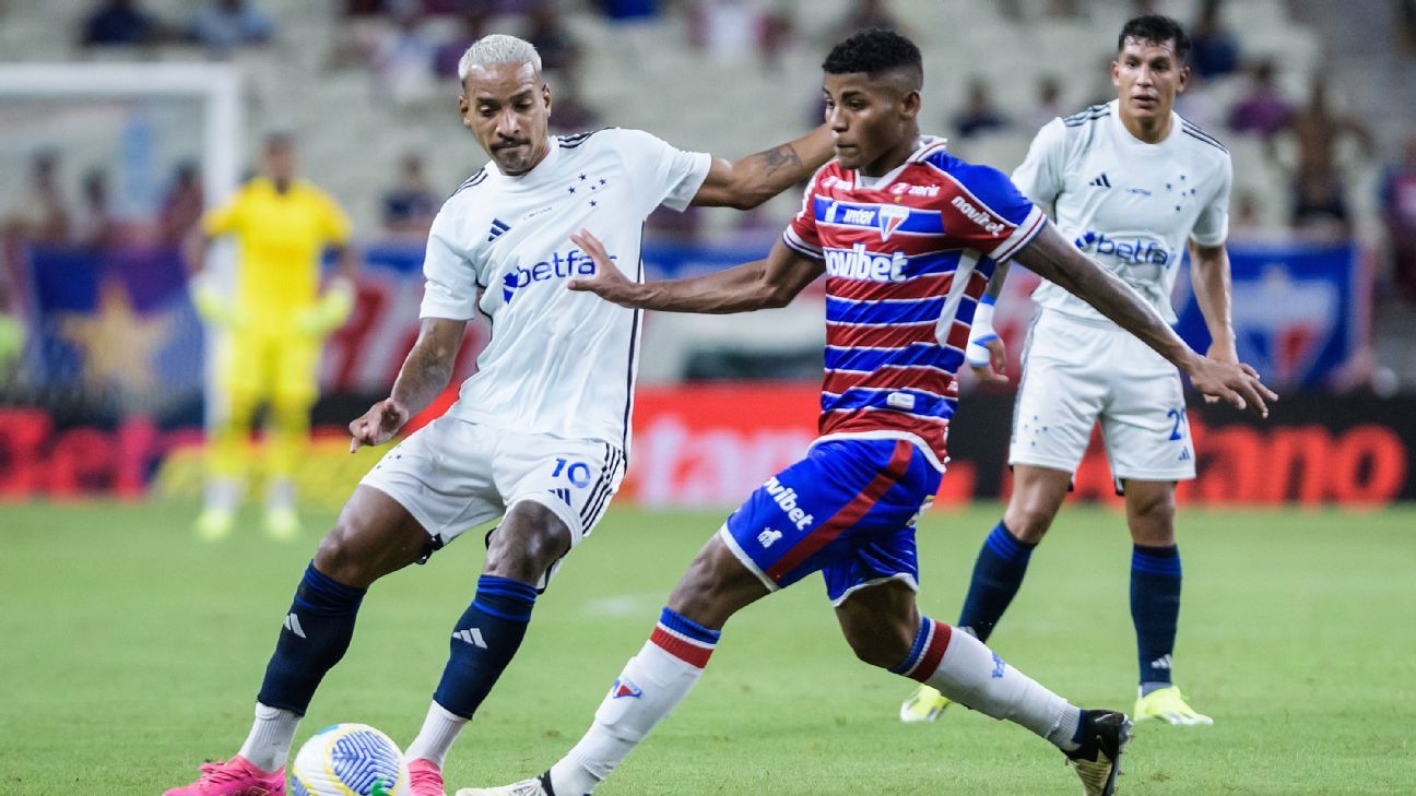 Cruzeiro empata com Fortaleza mesmo com um jogador a menos no Brasileirão.