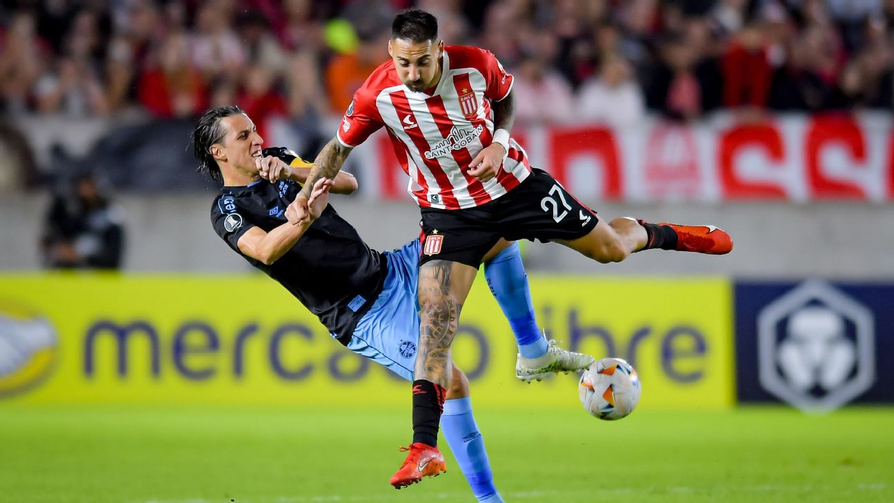 Geromel destaca-se com sacrifício pelo Grêmio na Libertadores, jogando mesmo com lesão.