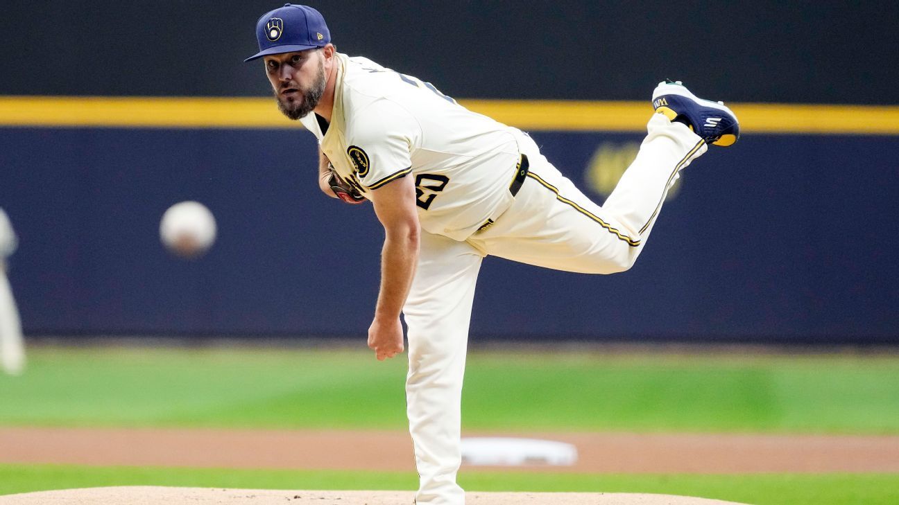 Brewers lose LHP Miley to Tommy John surgery