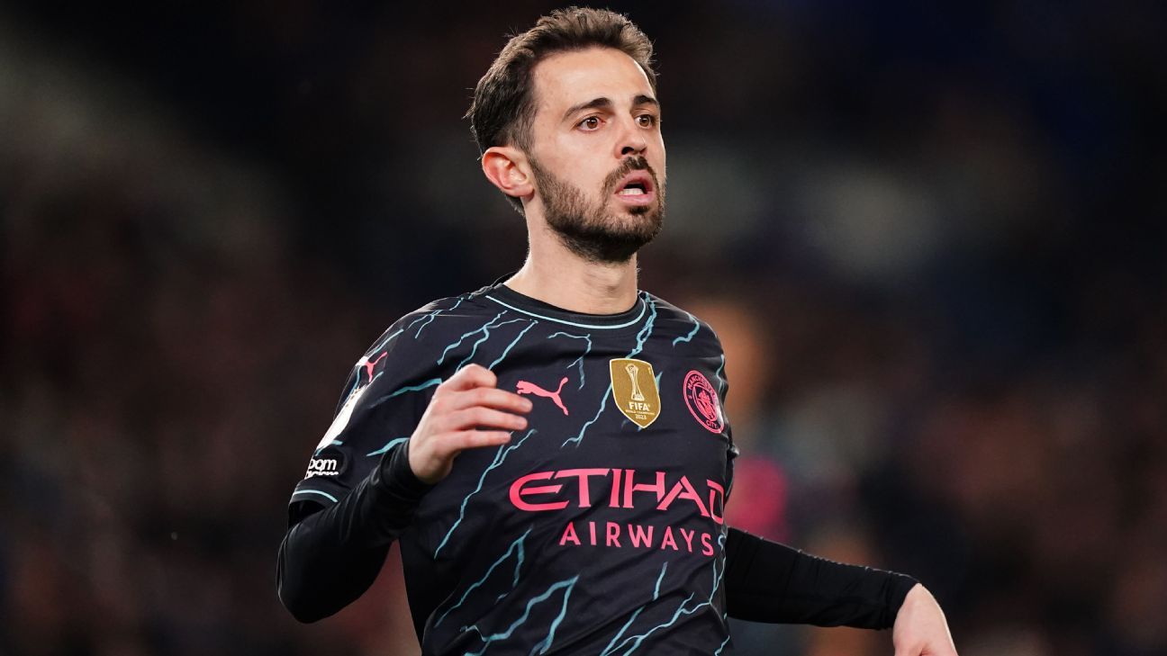 Barcelona vs PSG Fight for Man City’s Bernardo Silva: Latest Transfer Rumors