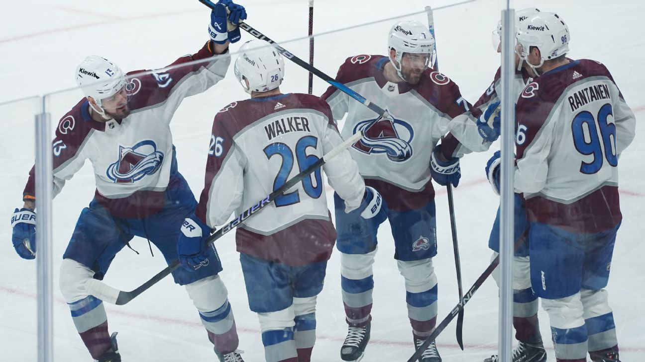 'Smart' Avalanche ground Jets, advance to Round 2