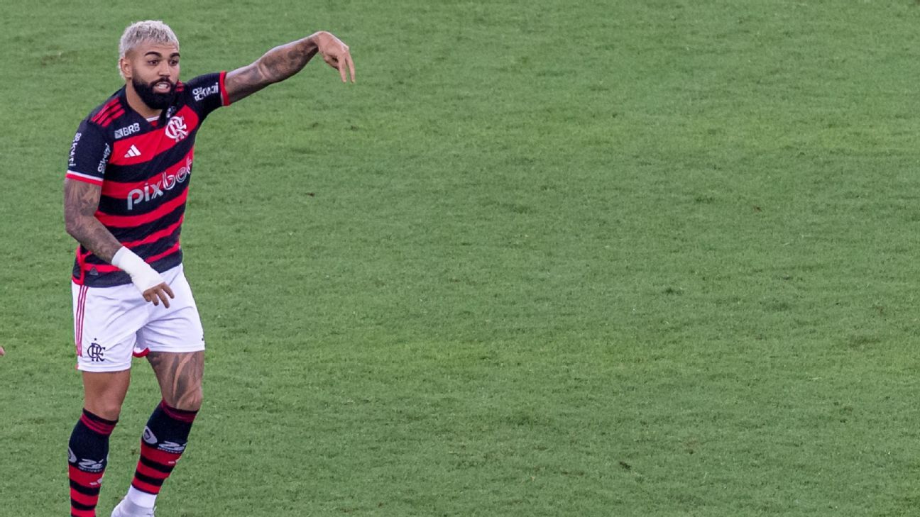 Tite critica escalação de Gabigol e deixa três jogadores do Flamengo de fora.