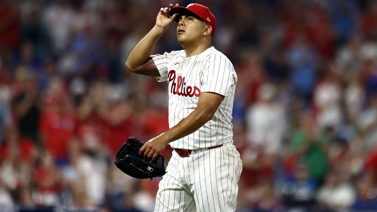 Phils' Suárez K's 10, continues historic run to 9-0