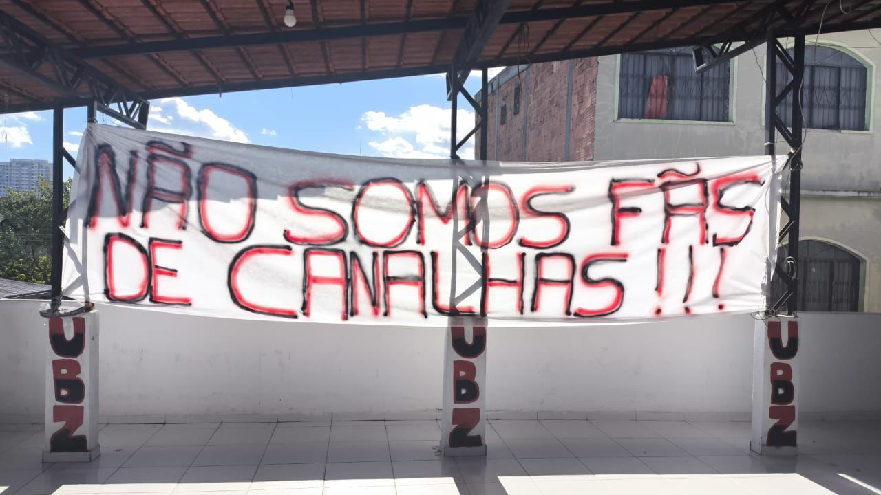 Torcedores do Flamengo protestam contra Gabigol após polêmica: Não toleramos canalhice