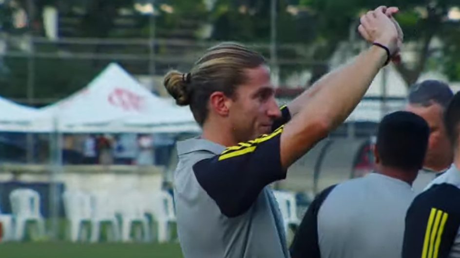 Flamengo vence Vasco no sub-17 e se aproxima do título com ajuda de Filipe Luís.