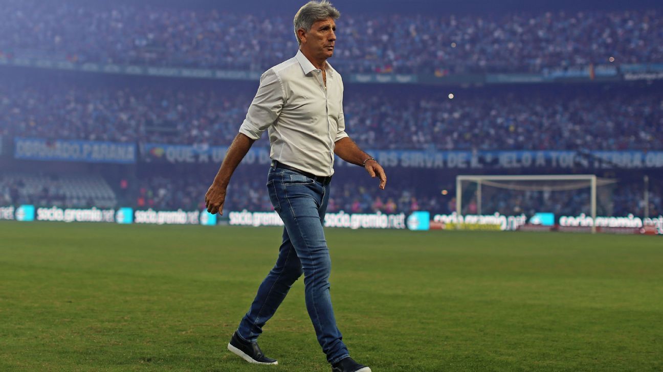 Renato gaúcho mantém discurso positivo e considera possível saída do Grêmio.