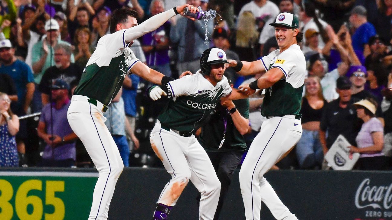 يفوز فريق Rockies بالخروج بعد انتهاك ساعة الملعب المحملة بالقواعد