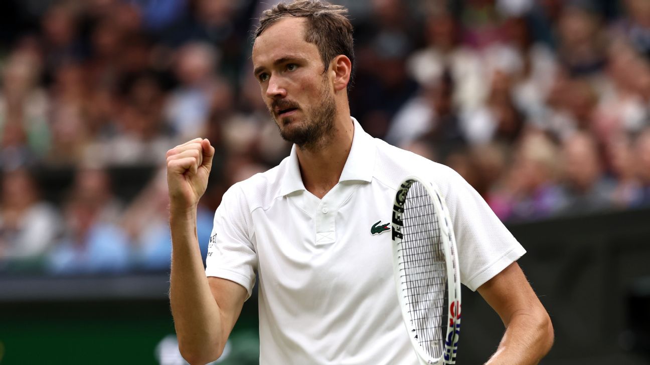 Wimbledon : Medvedev remporte la bataille, élimine Sinner et passe en demi-finale