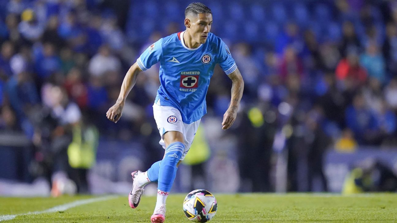 Cruz Azul: Últimos detalles para traspaso de Uriel Antuna al AEK