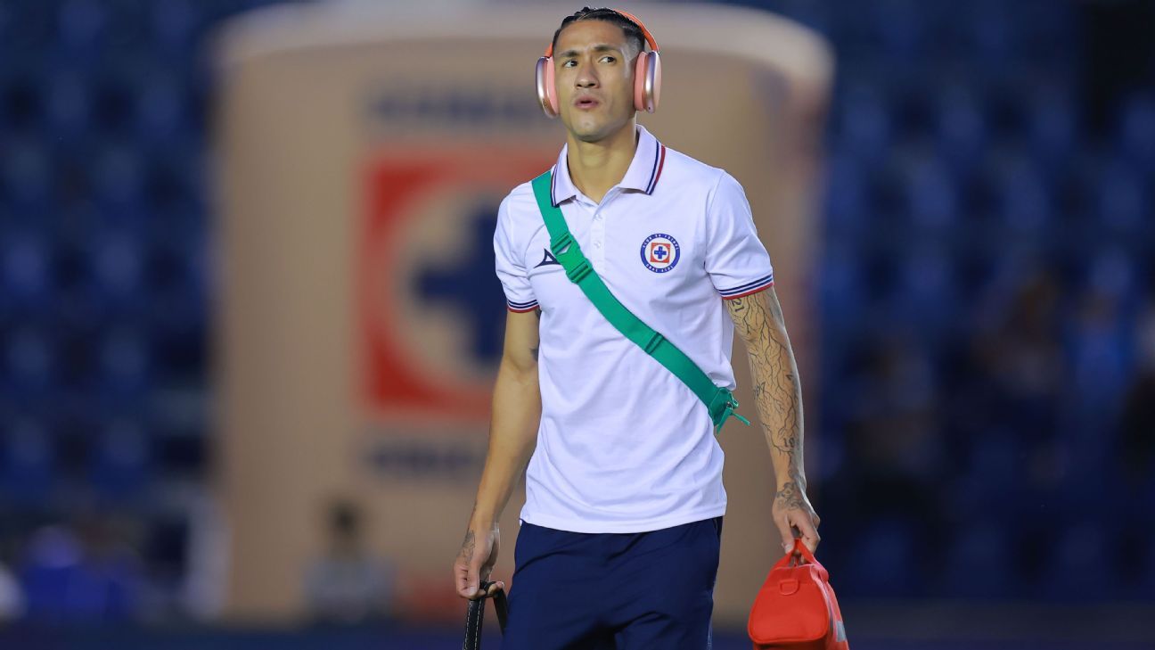 Uriel Antuna: Lo que sabemos de la negociación entre Cruz Azul y AEK