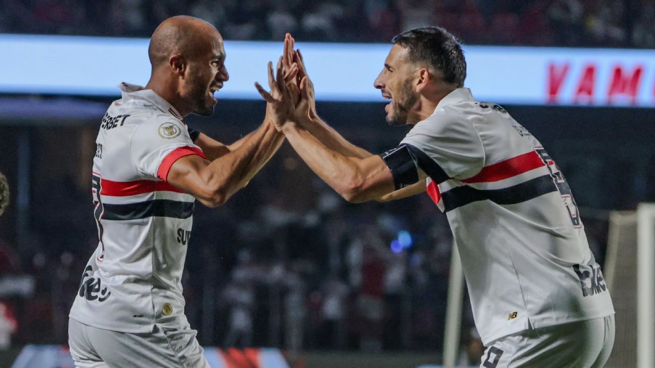 são paulo vence grêmio e recupera posição no g-4, gaúchos seguem na degola