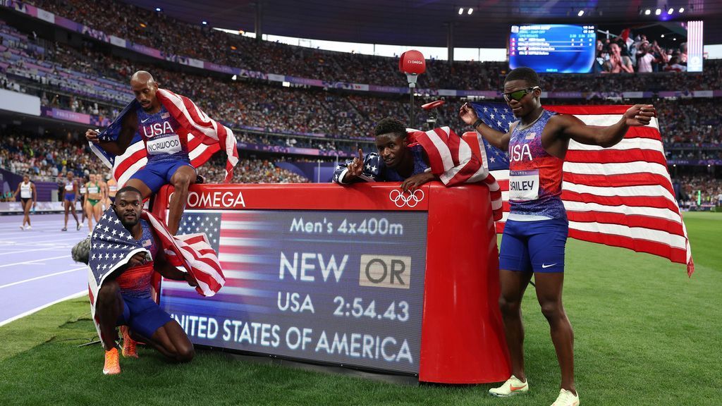 U.S. men set Olympic record, take gold in 4x400m relay ESPN