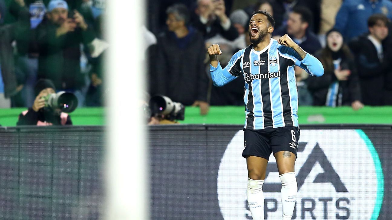 Grêmio domina o Fluminense em virada rápida e sai na frente na Libertadores.