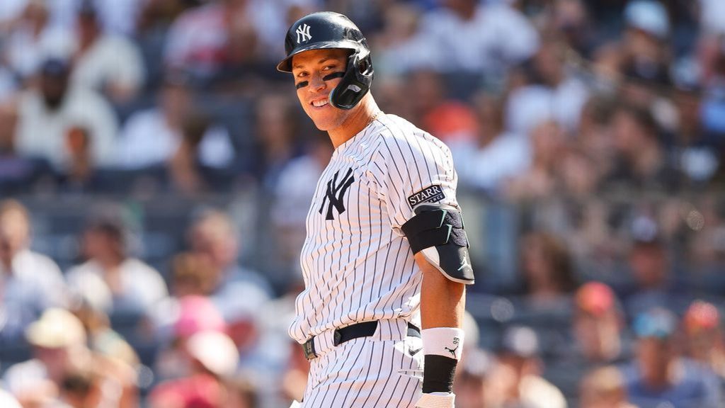 Aaron Judge hits 50th home run; 5th player to do it 3 times