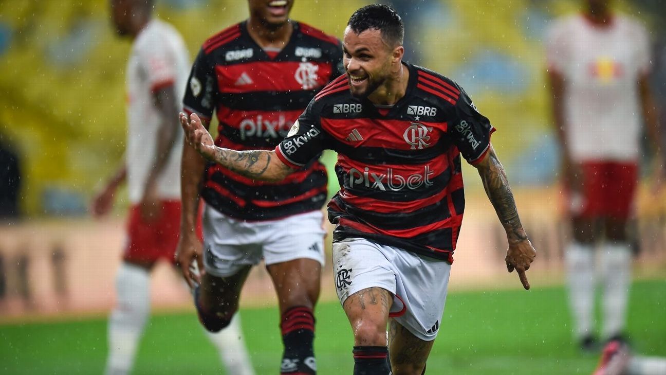 Michael marca na reestreia e Flamengo supera falhas para vencer no Brasileirão.