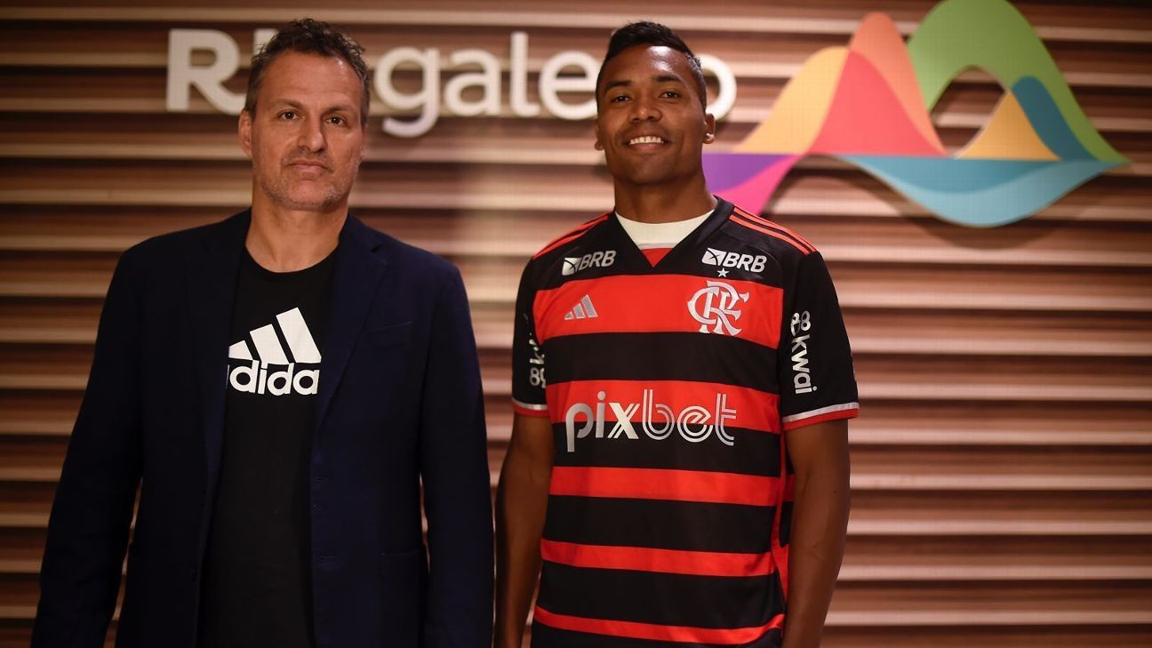 Alex Sandro liberado para estrear contra Corinthians após registro no BID.