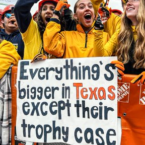 Best signs from “College GameDay” in Texas-Michigan