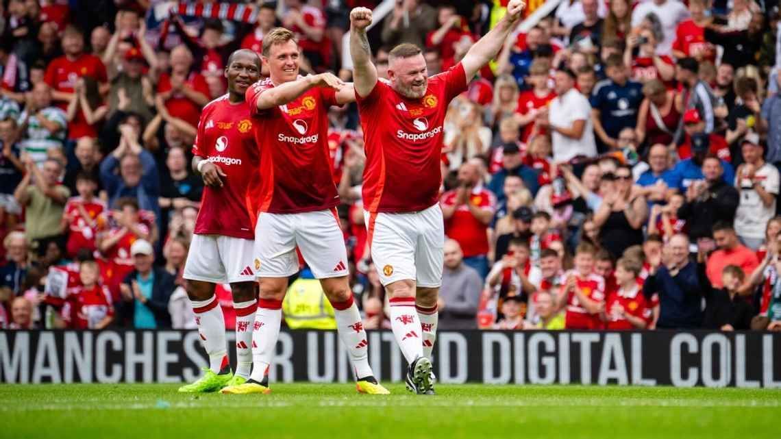 Manchester United: Wayne Rooney scores a goal in a match of legends