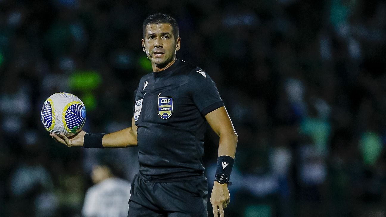 Carlos Eugênio Simon analisa polêmica penalidade em Palmeiras x Atlético-MG: sua decisão surpreende!