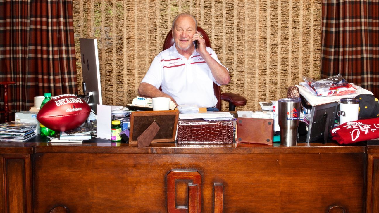 Barry Switzer, 'The King' of Norman, is still unapologetically himself at 87