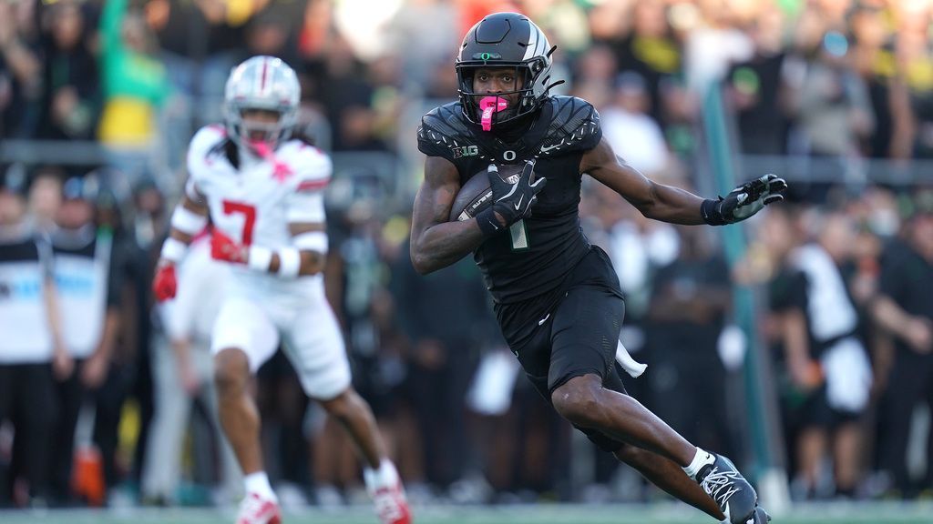 Ducks' Holden tossed for spitting at Ohio State CB