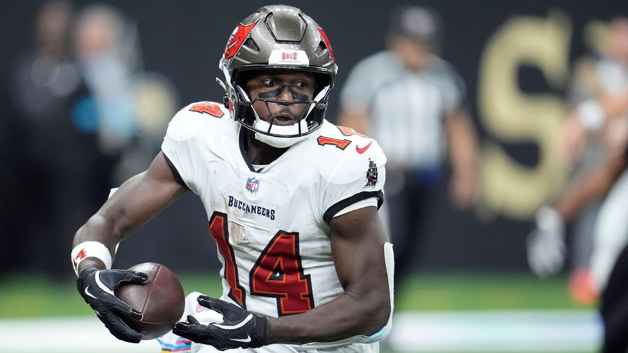 Buccaneers’ Chris Godwin rushes for a 55-yard TD against the Saints