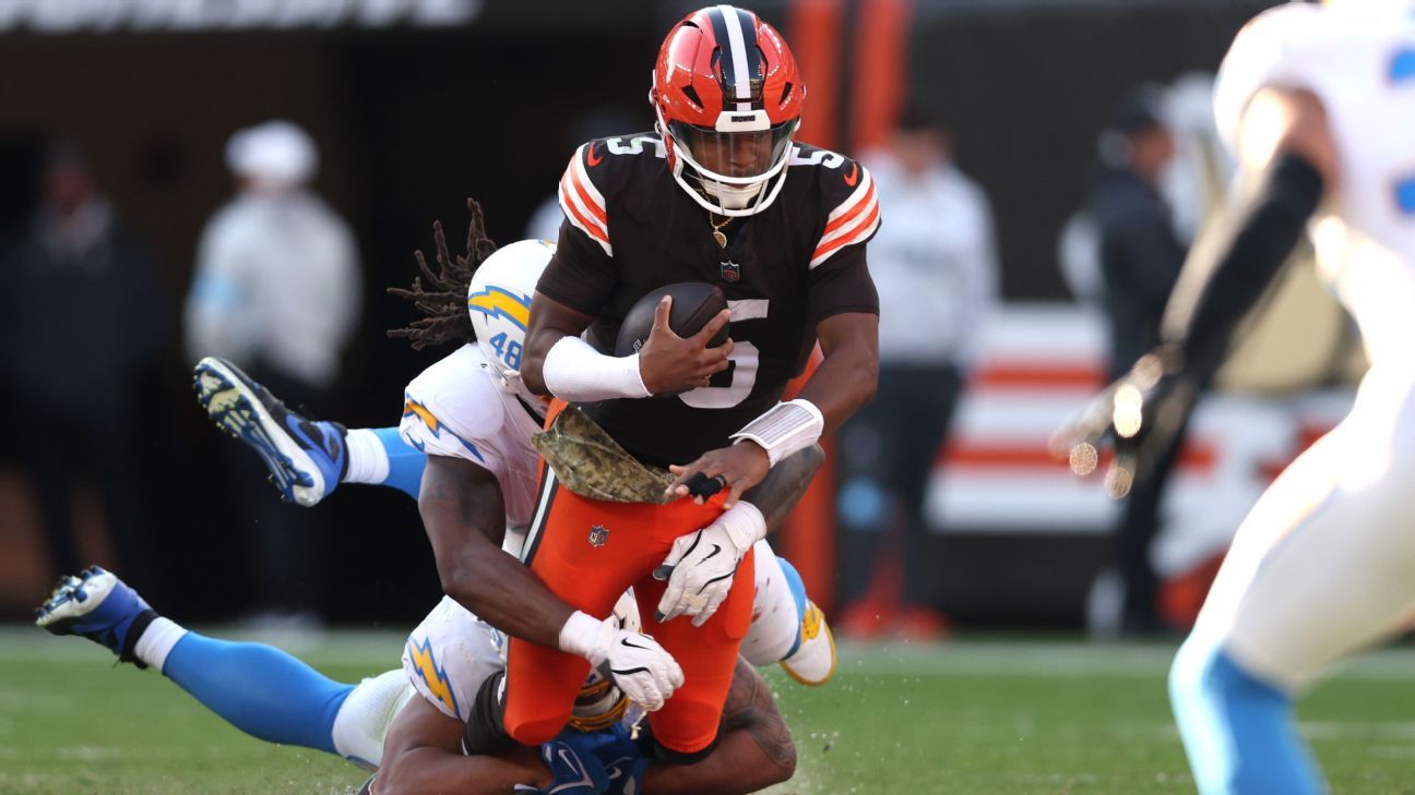 Browns stick with Jameis Winston at QB despite 3-INT day