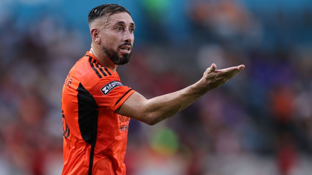 Expulsan a Héctor Herrera por presuntamente escupir cerca del árbitro - ESPN