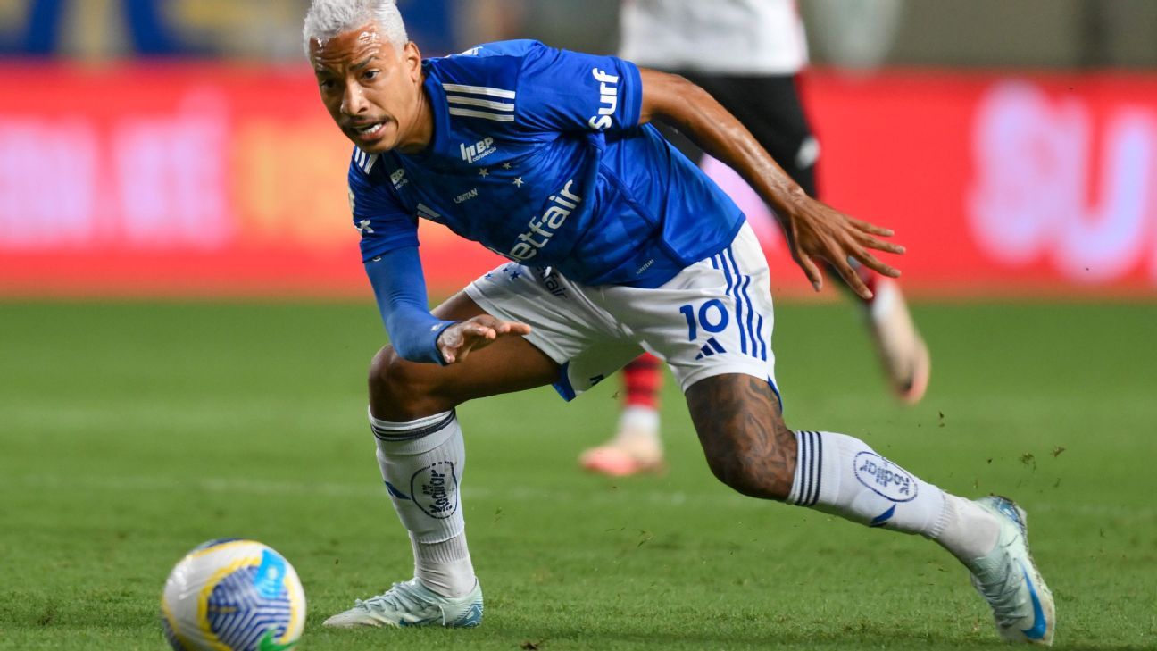 NÃO GOSTOU! Matheus Pereira questiona substituição em jogo entre Cruzeiro e Flamengo