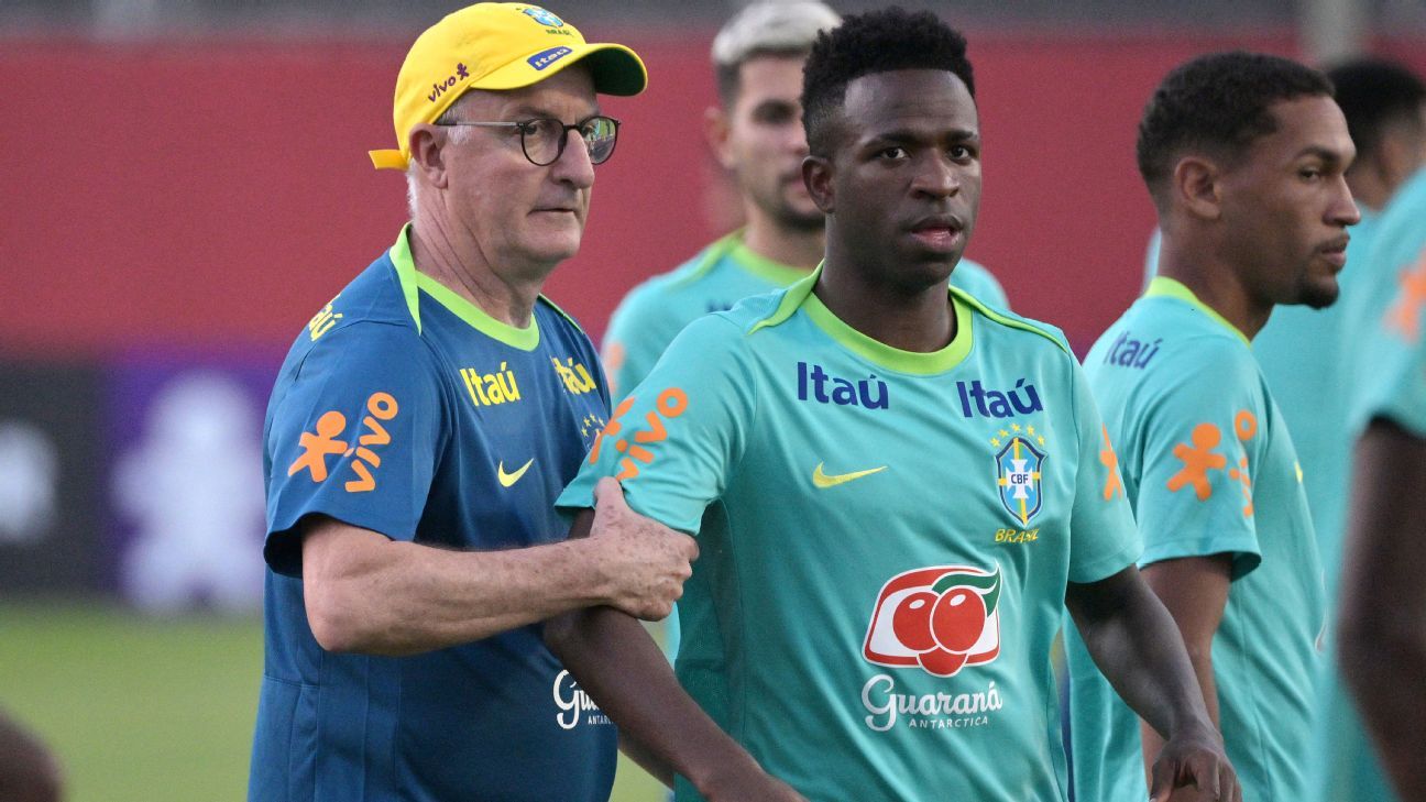 Vinicius Jr. elogia trabalho de Dorival na seleção e compara com Flamengo