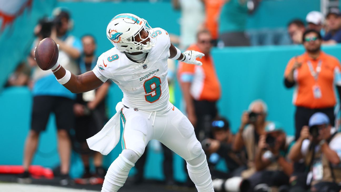 Sources: Fins, Steelers talking trade for TE Smith