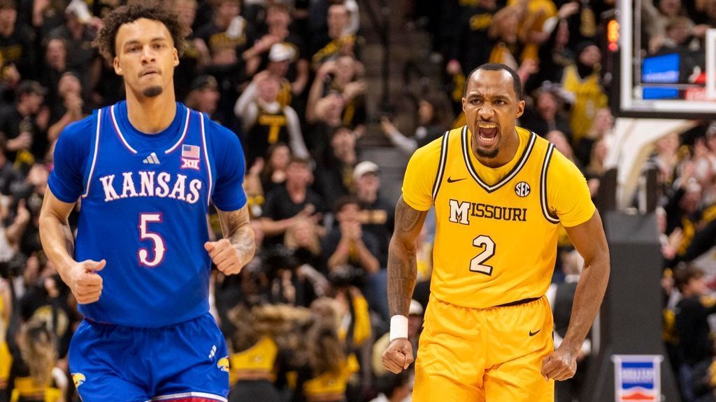 Missouri hands No. 1 Kansas second straight loss