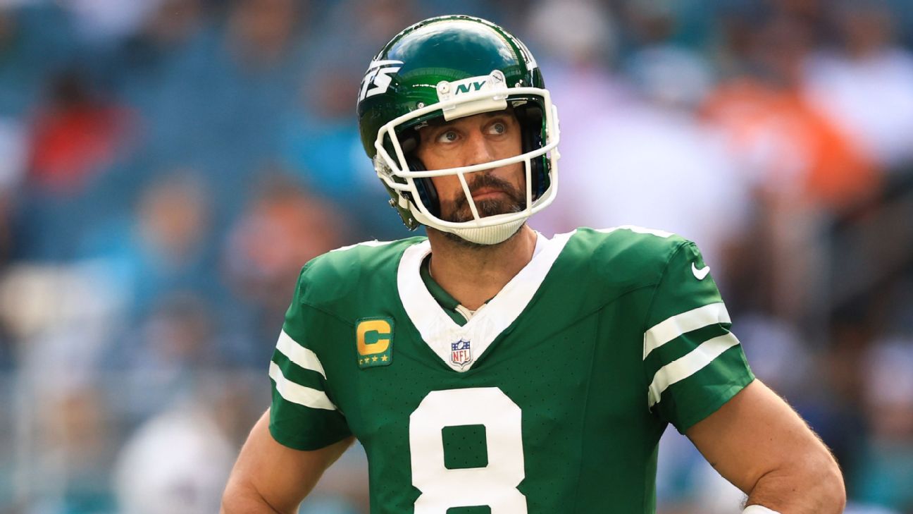 Jets’ Rodgers, if back in ’25, willing to mentor QB