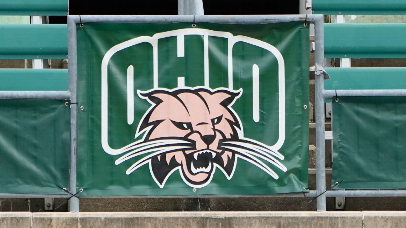 Ohio promotes OC Smith to replace Albin as HC