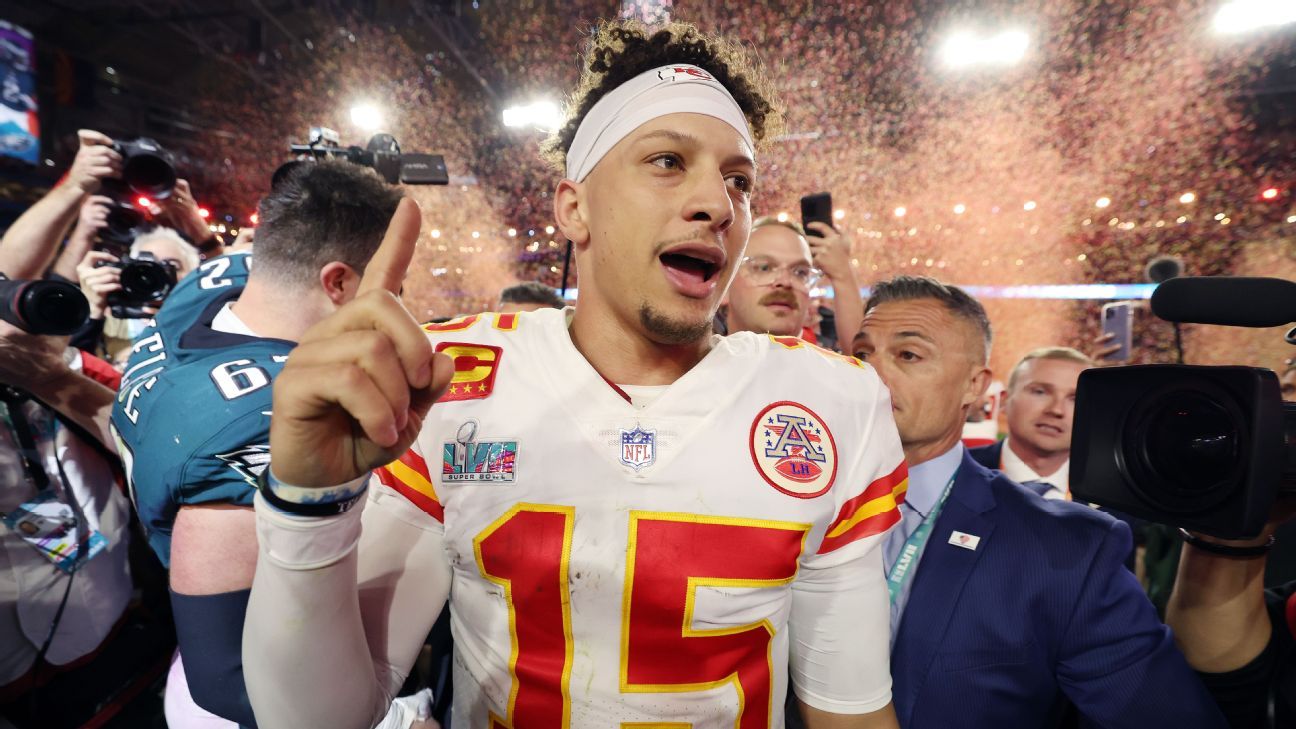 A história vai se repetir? Por que Chiefs x Eagles de 2023 é considerado 'maior Super Bowl da história'