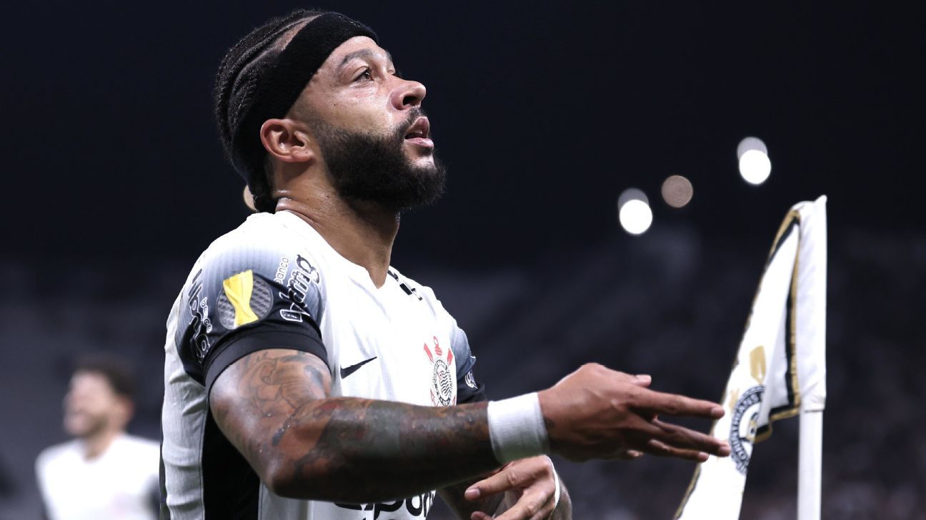 Memphis explica bastidores de mudança de camisa no Corinthians e nega polêmica com Garro: 'Deixem falar...'