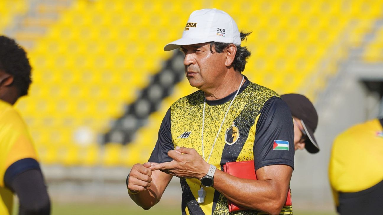 Cardozo revela fórmula para formar goleadores en Costa Rica:
