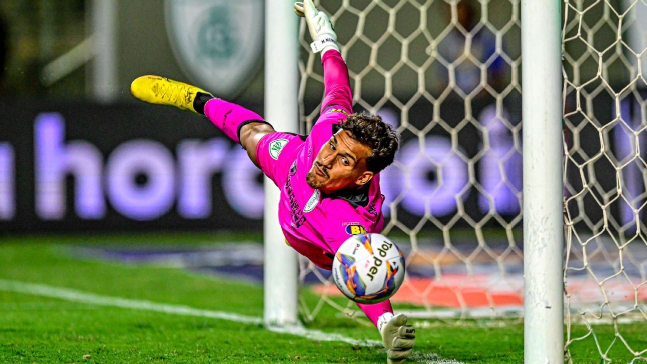 CASO GRAVE! Carrasco do Cruzeiro, goleiro do América-MG sofre ameaças nas redes sociais