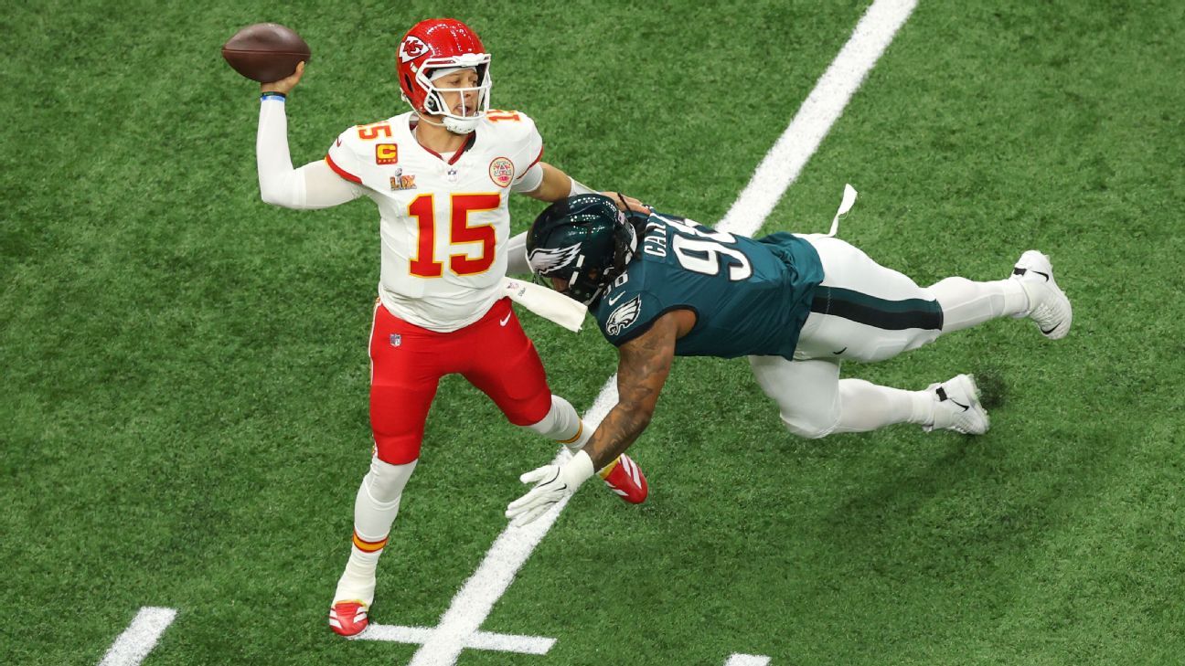 Chiefs take another swing at protecting Mahomes' blindside