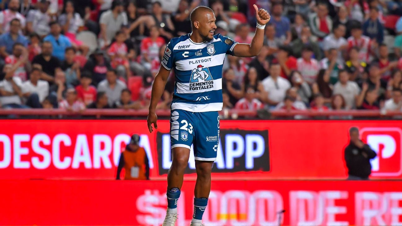 Salomón Rondón renovó con Pachuca por un año más