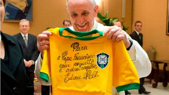 Francisco and his admiration for a T -shirt from Brazil of King Pelé.