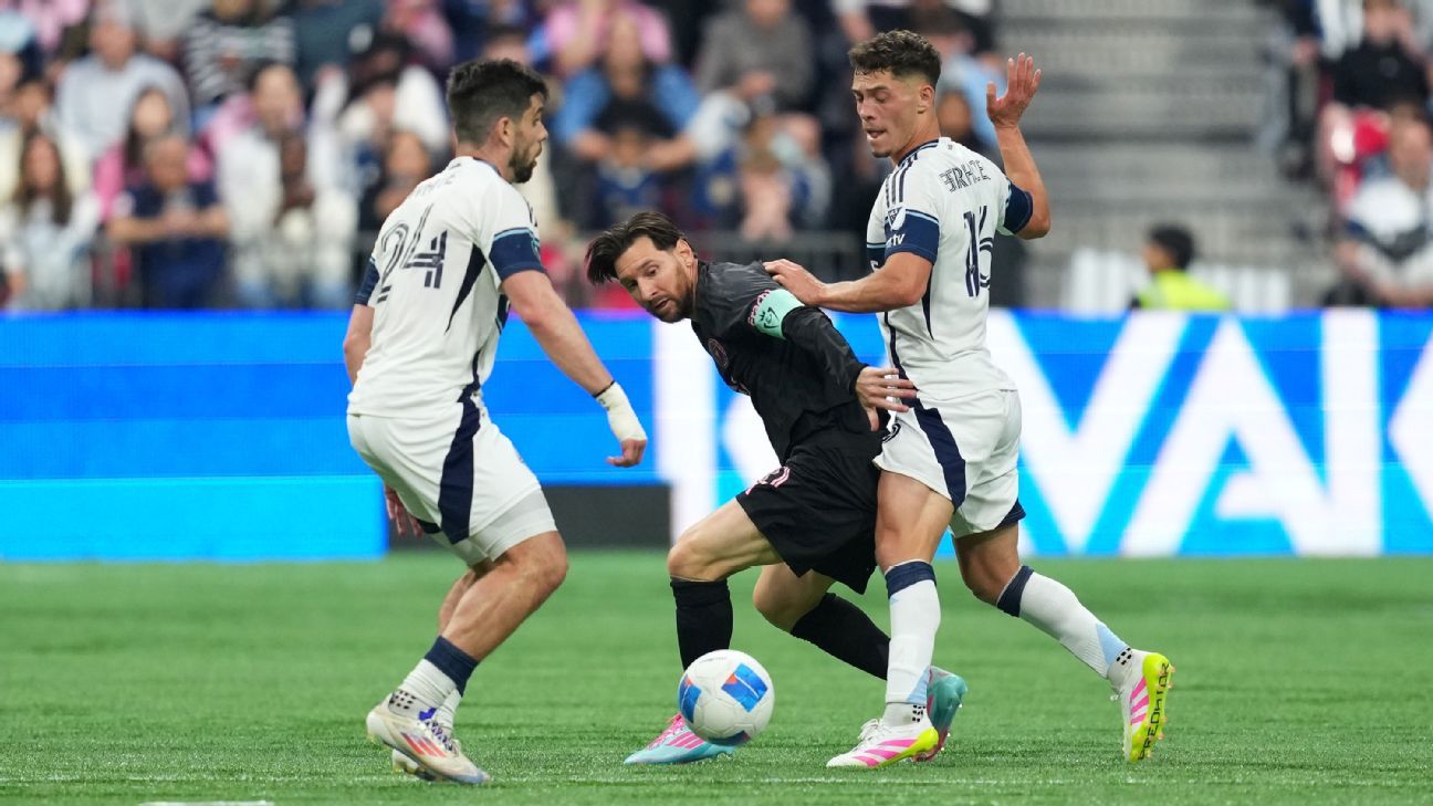Messi, Suarez miss training ahead of Dallas clash