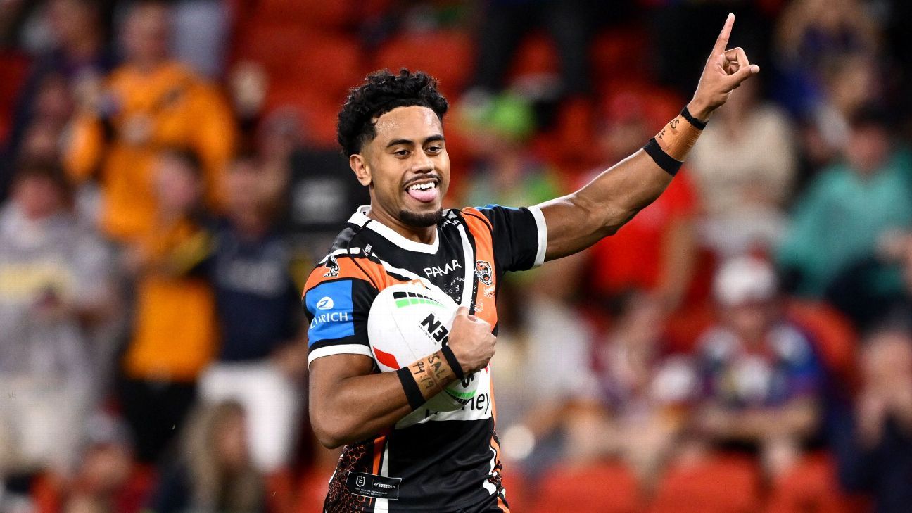 Bizarre runaway try puts Tigers on path to Magic win