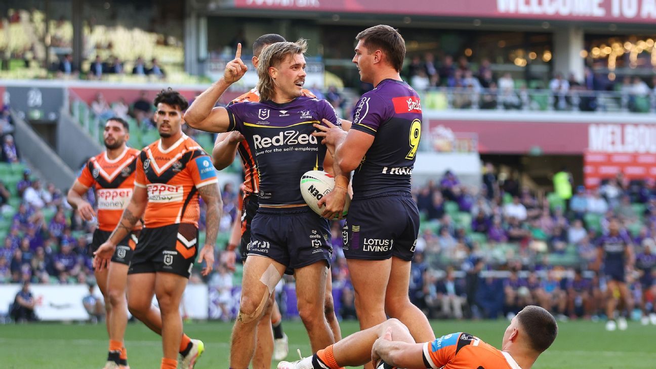 Record-breaking Paps helps Storm embarrass Tigers