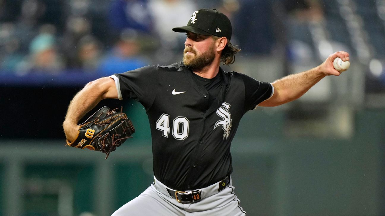 White Sox LHP Gilbert (knee) put on 15-day IL
