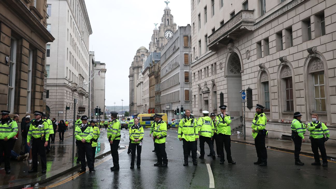 Car drives into crowd at Liverpool title parade