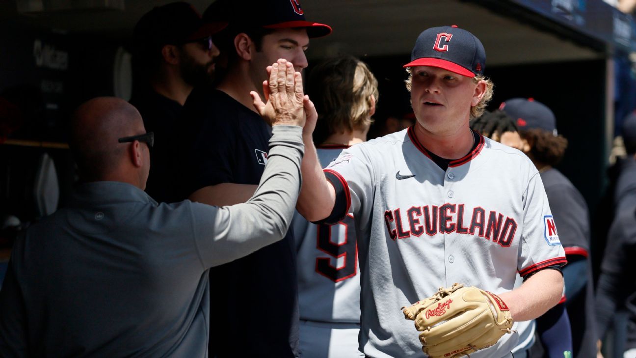 Pitcher Enright on cancer fight: 'Some dark days'