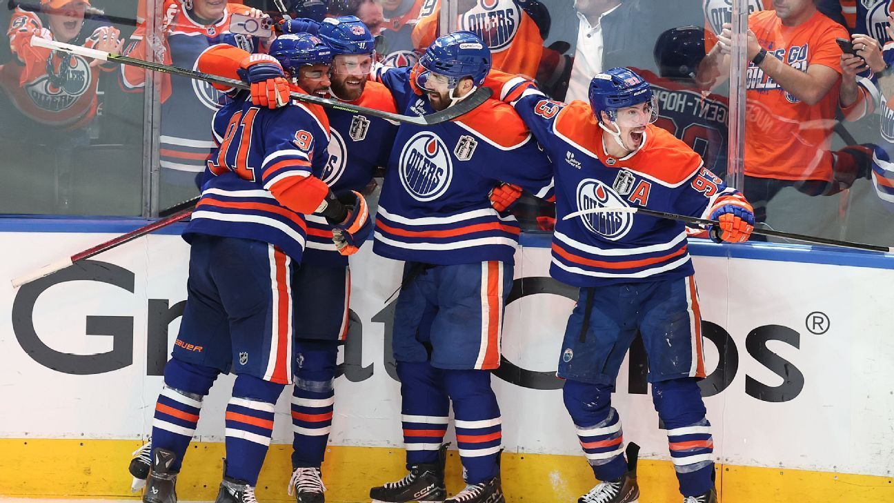 Panthers support Nosek after costly G1 penalty