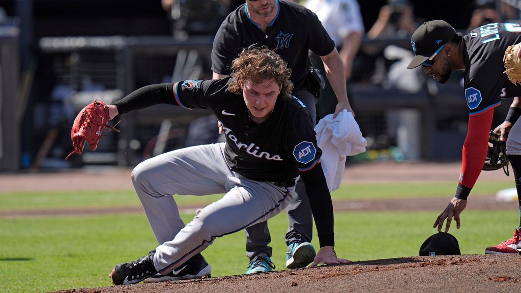 Weathers hit in head by catcher’s throw, exits