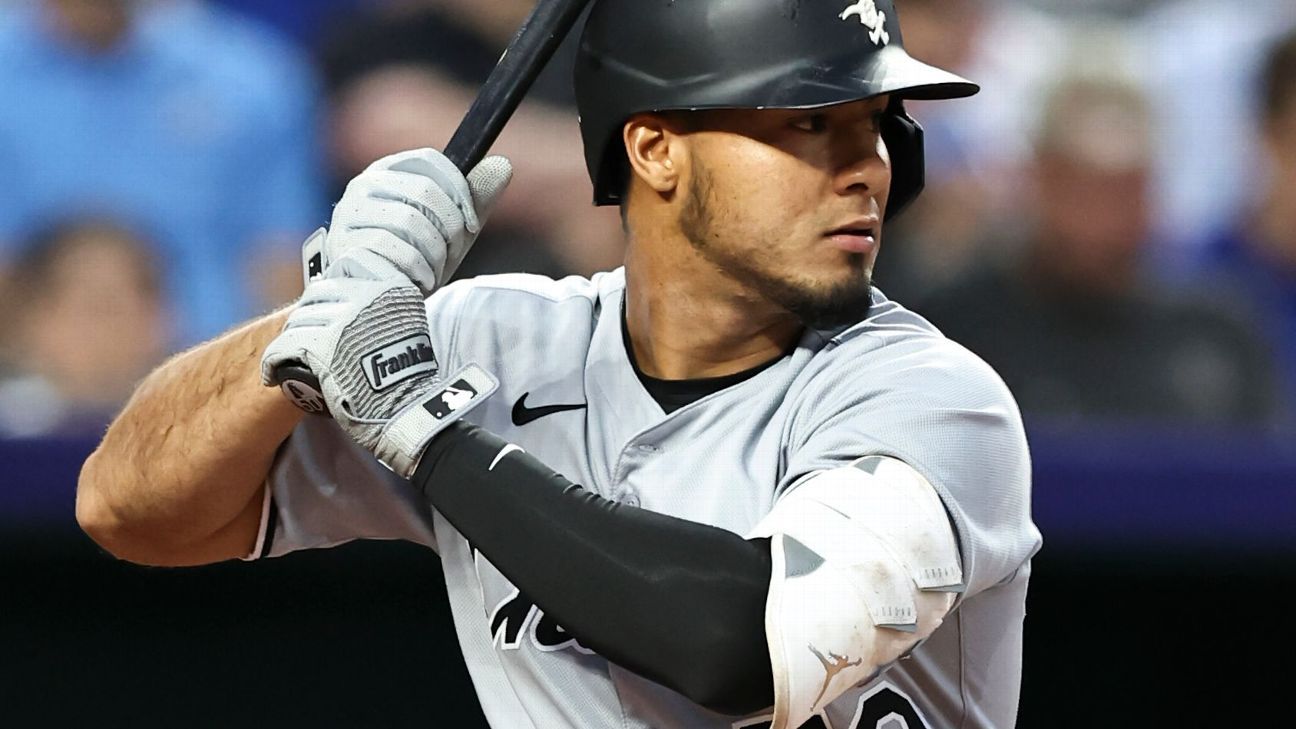 White Sox activate Sosa from IL, option Baldwin
